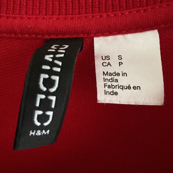 Red H&M long sleeve - Picture 2 of 2